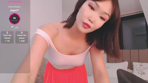 Snapshot of tumilio chatting on 12-17-24, 04:00 TumiLio online show from 12-17-24, 04:00