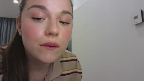 Snapshot of tutti_frutti_ chatting on 01-25-25, 12:27 Ariana online show from 01-25-25, 12:27