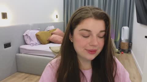 Snapshot of tutti_frutti_ chatting on 01-29-25, 09:17 Ariana online show from 01-29-25, 09:17