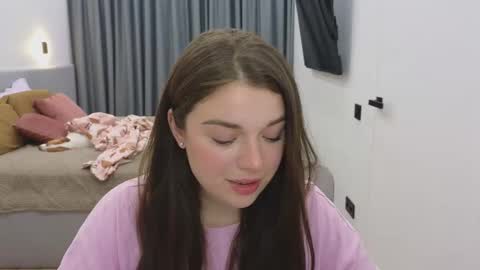 Snapshot of tutti_frutti_ chatting on 02-13-25, 12:35 Ariana online show from 02-13-25, 12:35