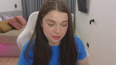 Snapshot of tutti_frutti_ chatting on 02-17-25, 12:21 Ariana online show from 02-17-25, 12:21