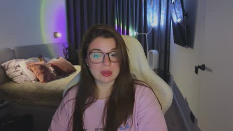 Snapshot of tutti_frutti_ chatting on 09-24-25, 08:23 Ariana online show from 09-24-25, 08:23