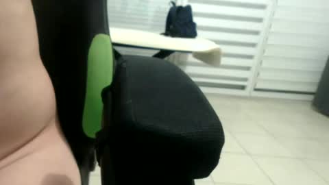 tutu1723153673 online show from 06-17-26, 05:03