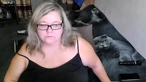 Lana online show from 10-08-25, 10:07