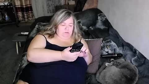 Lana online show from 11-21-25, 10:03