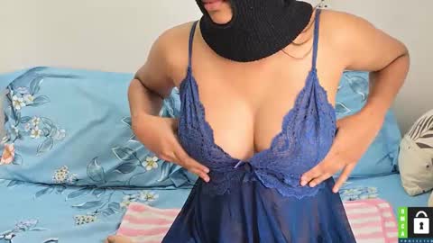 Snapshot of tvycas7 chatting on 09-14-25, 02:33 A  M On vacation till 28th online show from 09-14-25, 02:33