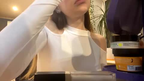 Snapshot of twandalazzar chatting on 02-05-26, 03:38 Emily online show from 02-05-26, 03:38