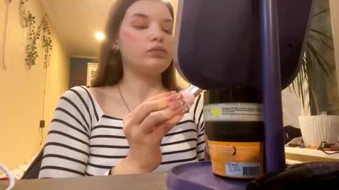 Snapshot of twandalazzar chatting on 02-09-26, 04:11 Emily online show from 02-09-26, 04:11