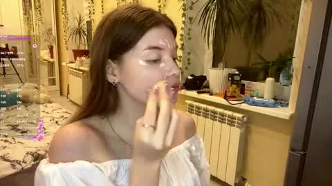 Snapshot of twandalazzar chatting on 02-10-26, 05:06 Emily online show from 02-10-26, 05:06