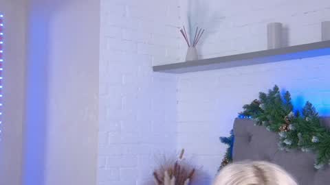 Hallie online show from 12-28-24, 07:22