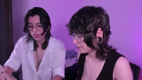 Snapshot of twilightmuses chatting on 11-08-25, 09:24 Eve Lili online show from 11-08-25, 09:24