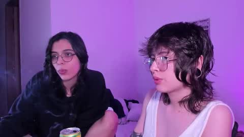 Snapshot of twilightmuses chatting on 11-23-25, 11:15 Eve Lili online show from 11-23-25, 11:15