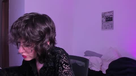 Snapshot of twilightmuses chatting on 11-28-25, 07:49 Eve Lili online show from 11-28-25, 07:49