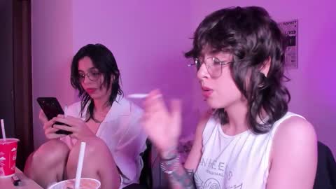 Snapshot of twilightmuses chatting on 12-02-25, 10:16 Eve Lili online show from 12-02-25, 10:16