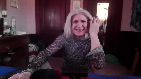 Kitten online show from 03-09-25, 06:54