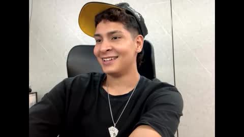 Snapshot of twink_bunny chatting on 06-07-26, 03:27 samu online show from 06-07-26, 03:27