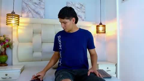 Snapshot of twink_bunny chatting on 06-16-26, 05:10 samu online show from 06-16-26, 05:10