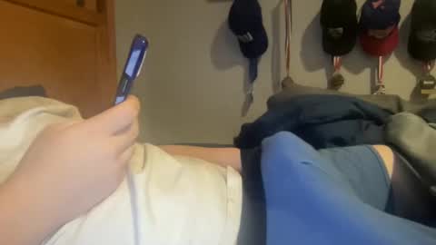 Snapshot of twinkmikexxx12 chatting on 12-24-24, 09:22 mike online show from 12-24-24, 09:22