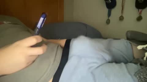 Snapshot of twinkmikexxx12 chatting on 01-11-25, 03:20 mike online show from 01-11-25, 03:20