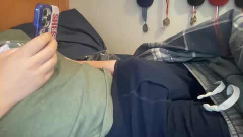 Snapshot of twinkmikexxx12 chatting on 02-02-25, 04:32 mike online show from 02-02-25, 04:32