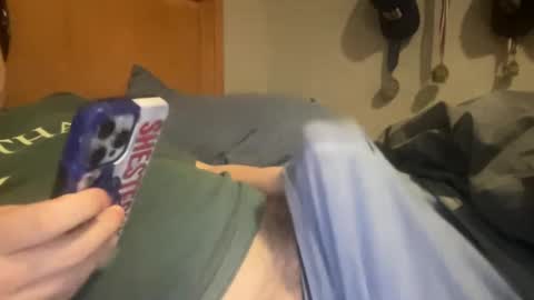 Snapshot of twinkmikexxx12 chatting on 02-12-25, 04:44 mike online show from 02-12-25, 04:44