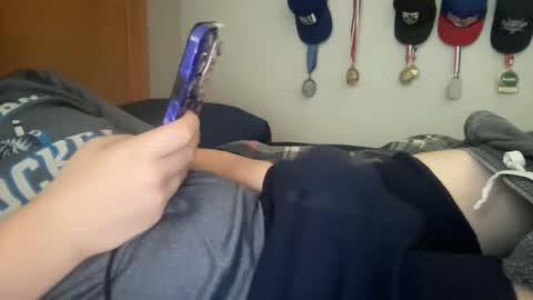 Snapshot of twinkmikexxx12 chatting on 02-14-25, 03:26 mike online show from 02-14-25, 03:26