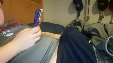 Snapshot of twinkmikexxx12 chatting on 02-16-25, 04:31 mike online show from 02-16-25, 04:31