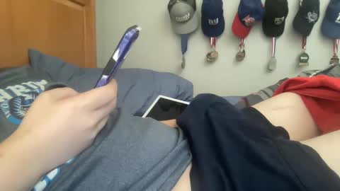 Snapshot of twinkmikexxx12 chatting on 09-12-25, 04:18 mike online show from 09-12-25, 04:18