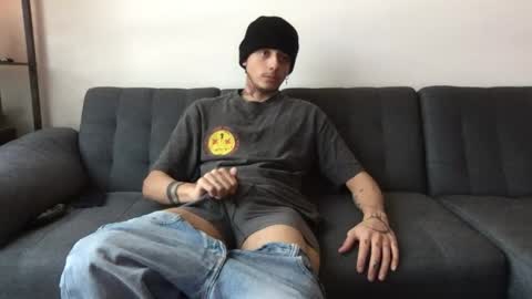 Derrick online show from 05-07-26, 05:07