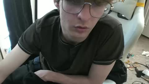 Snapshot of twinktools chatting on 01-09-26, 07:15 shytwink online show from 01-09-26, 07:15