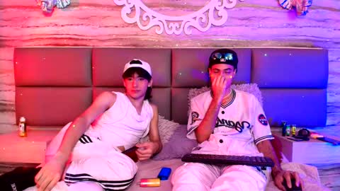 twinslovers_ online show from 09-27-25, 08:14