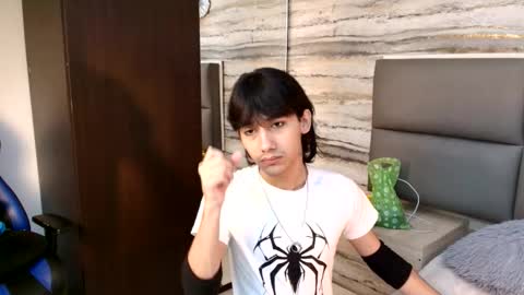 twinslovers_ online show from 11-28-25, 03:53