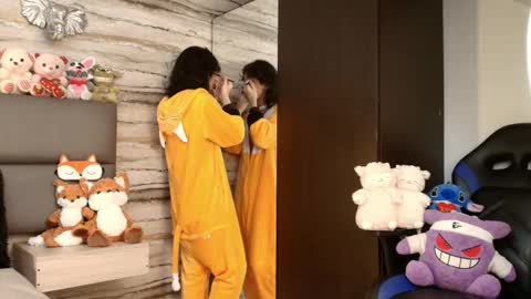 twinslovers_ online show from 02-12-26, 03:56