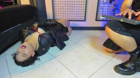 Clio  Tadeo online show from 09-11-25, 05:51