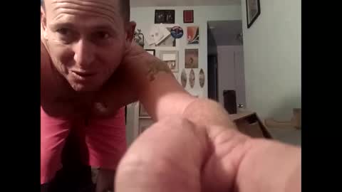 Snapshot of twocrazy85 chatting on 02-16-25, 12:52 Twocrazy85 online show from 02-16-25, 12:52