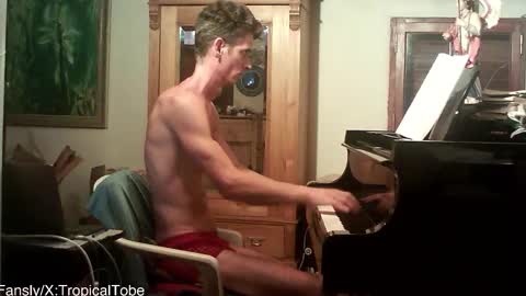 Snapshot of twoforallprivate chatting on 02-06-26, 10:35 TobeBritta online show from 02-06-26, 10:35