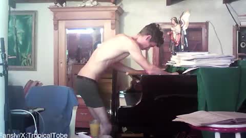 Snapshot of twoforallprivate chatting on 02-26-26, 07:35 TobeBritta online show from 02-26-26, 07:35