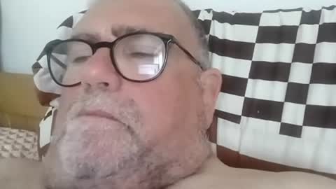 Snapshot of twohats2810 chatting on 06-17-26, 05:03 twohats2810 online show from 06-17-26, 05:03