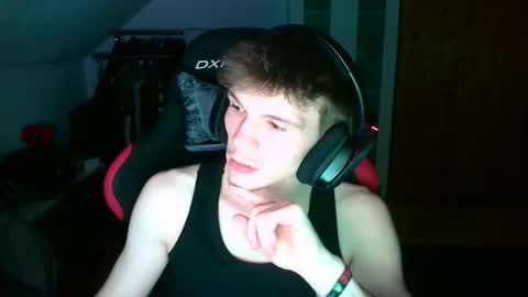 twunknoah online show from 12-05-25, 04:25