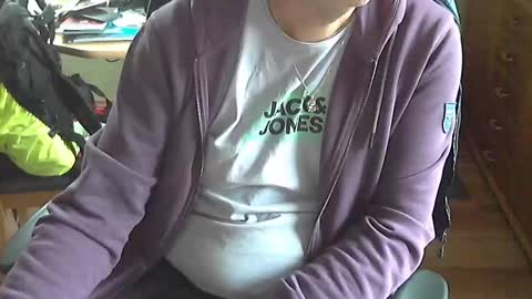 Snapshot of tx68 chatting on 11-26-25, 10:49 tx68 online show from 11-26-25, 10:49
