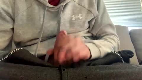 Snapshot of tye2high chatting on 10-06-25, 01:52 tye2high online show from 10-06-25, 01:52