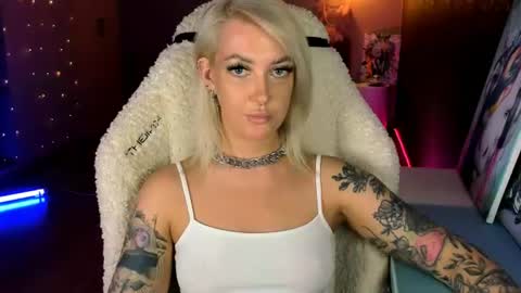 Snapshot of tykioty_miley chatting on 07-12-26, 03:03 Miley online show from 07-12-26, 03:03