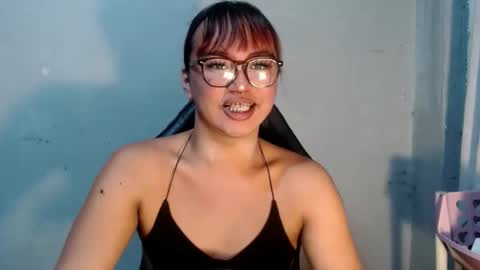 Snapshot of tyla_23 chatting on 02-21-26, 01:17 Tyla online show from 02-21-26, 01:17