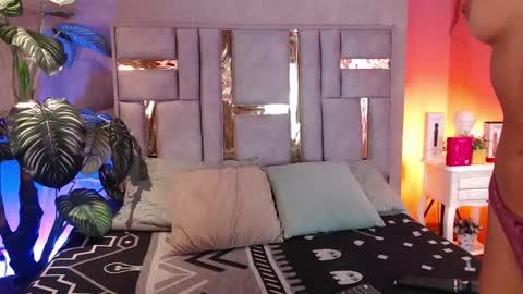 tyla_ks online show from 09-12-25, 07:36