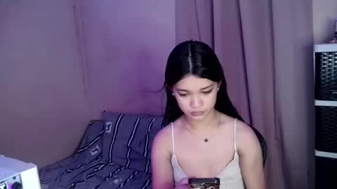 Snapshot of tyladine chatting on 10-10-25, 10:36 tyladine online show from 10-10-25, 10:36