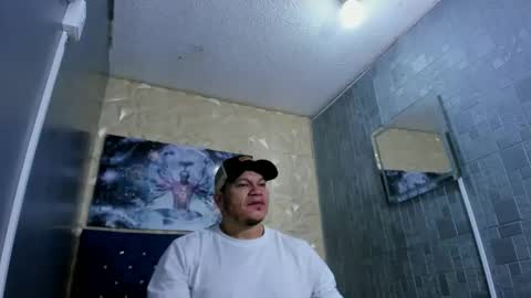 Snapshot of tyleer_scot chatting on 06-10-26, 02:38 Tyleer Scot online show from 06-10-26, 02:38