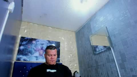 Snapshot of tyleer_scot chatting on 06-15-26, 01:46 Tyleer Scot online show from 06-15-26, 01:46