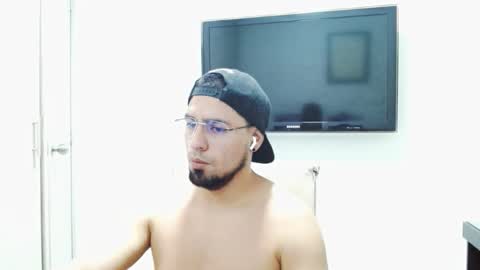 Snapshot of tyler_frank chatting on 06-11-26, 02:11 tyler_frank online show from 06-11-26, 02:11