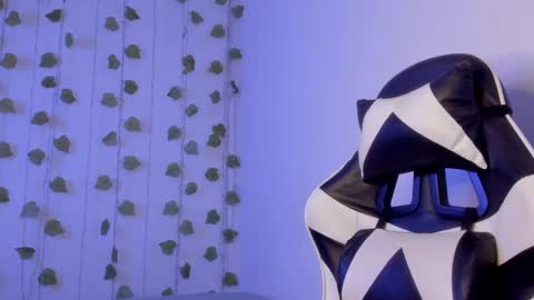 Snapshot of tyler_garcia_ chatting on 03-04-25, 01:28 Tyler Garcia online show from 03-04-25, 01:28