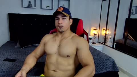 tyler_hank1 online show from 12-18-24, 02:49